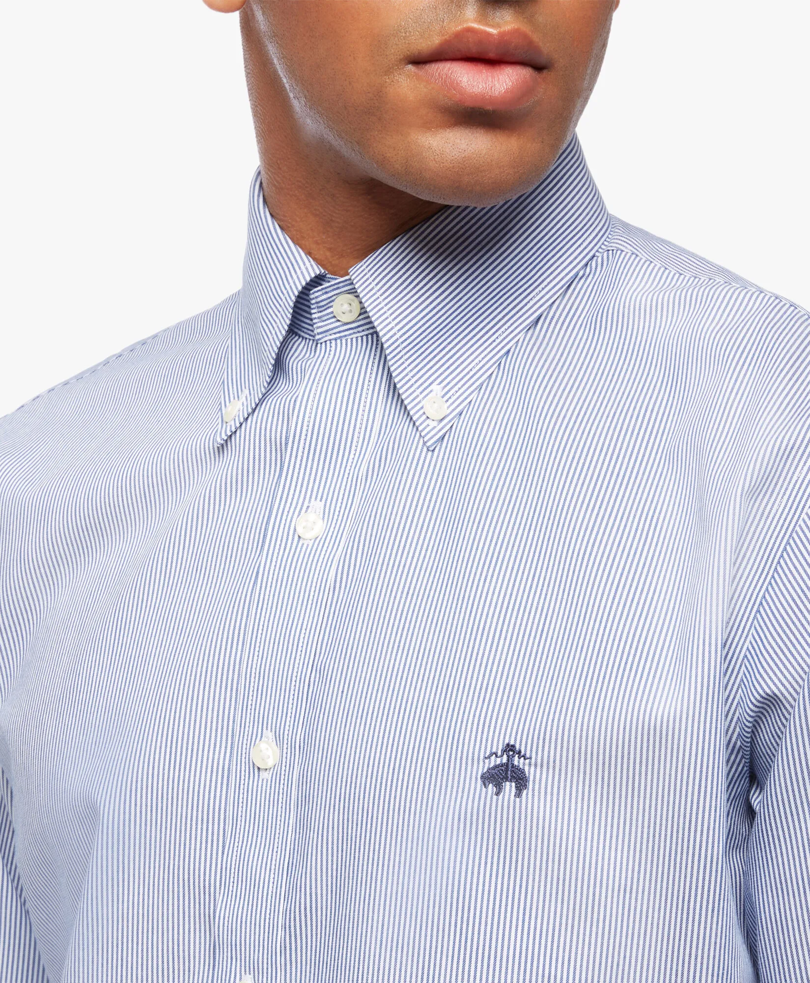 Camisa azul regular fit non-iron de algodón con cuello button down