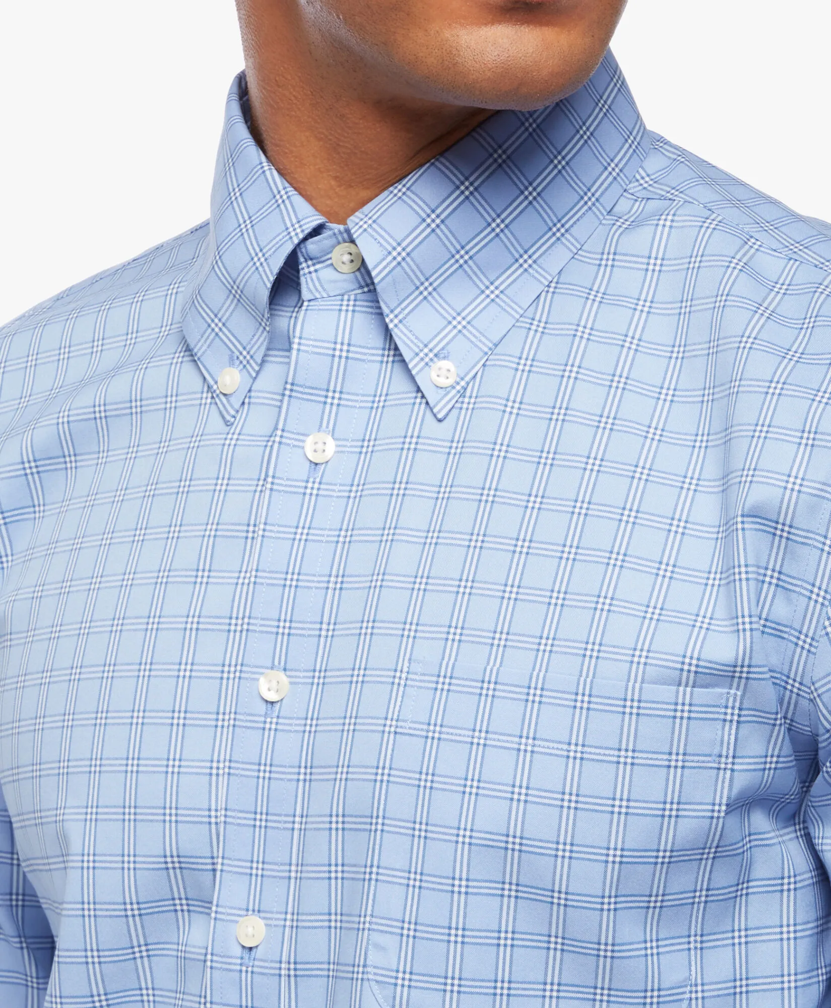 Camisa azul slim fit non-iron de algodón elástico con cuello button down