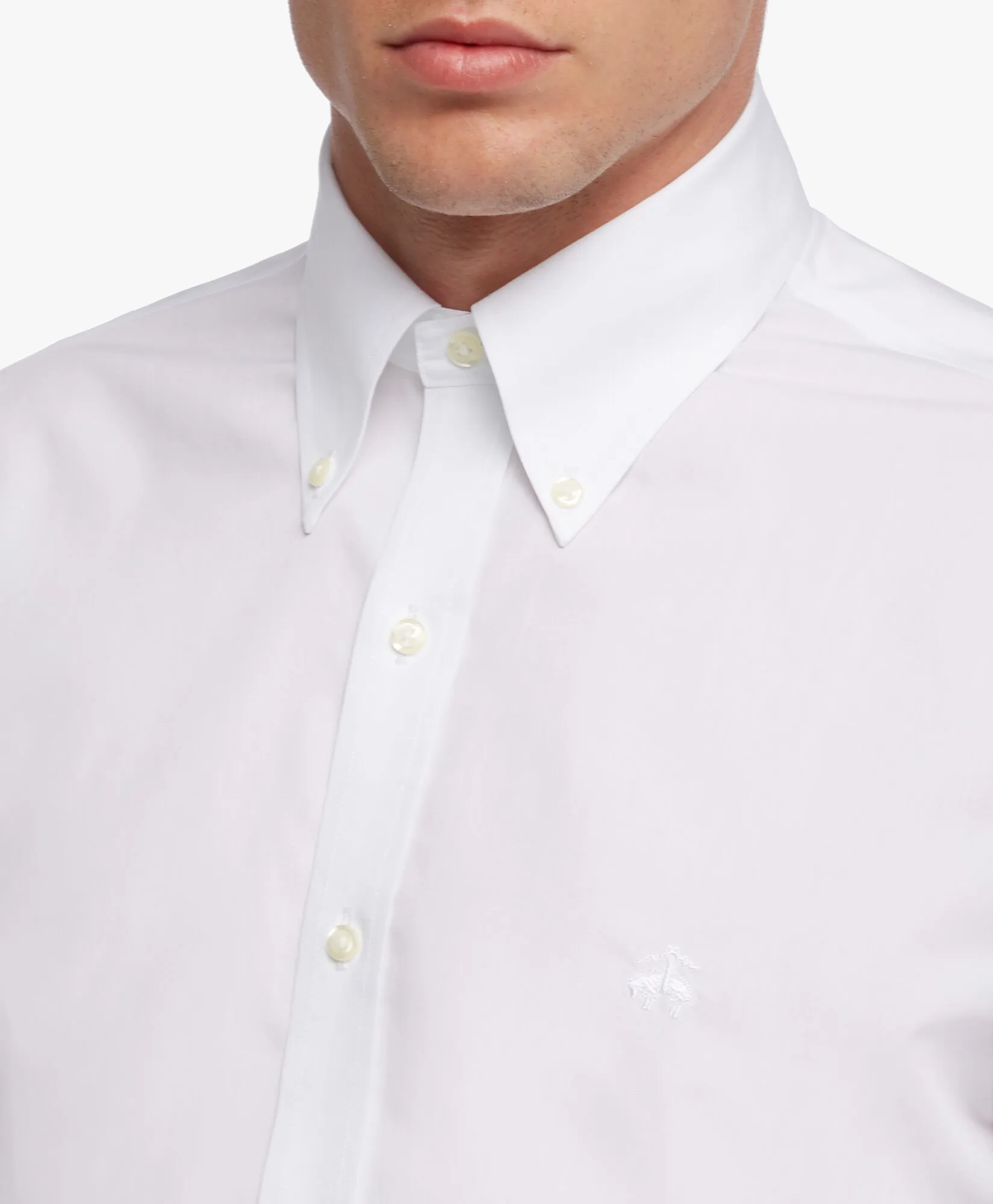 Camisa blanca regular fit non-iron de algodón con cuello button down