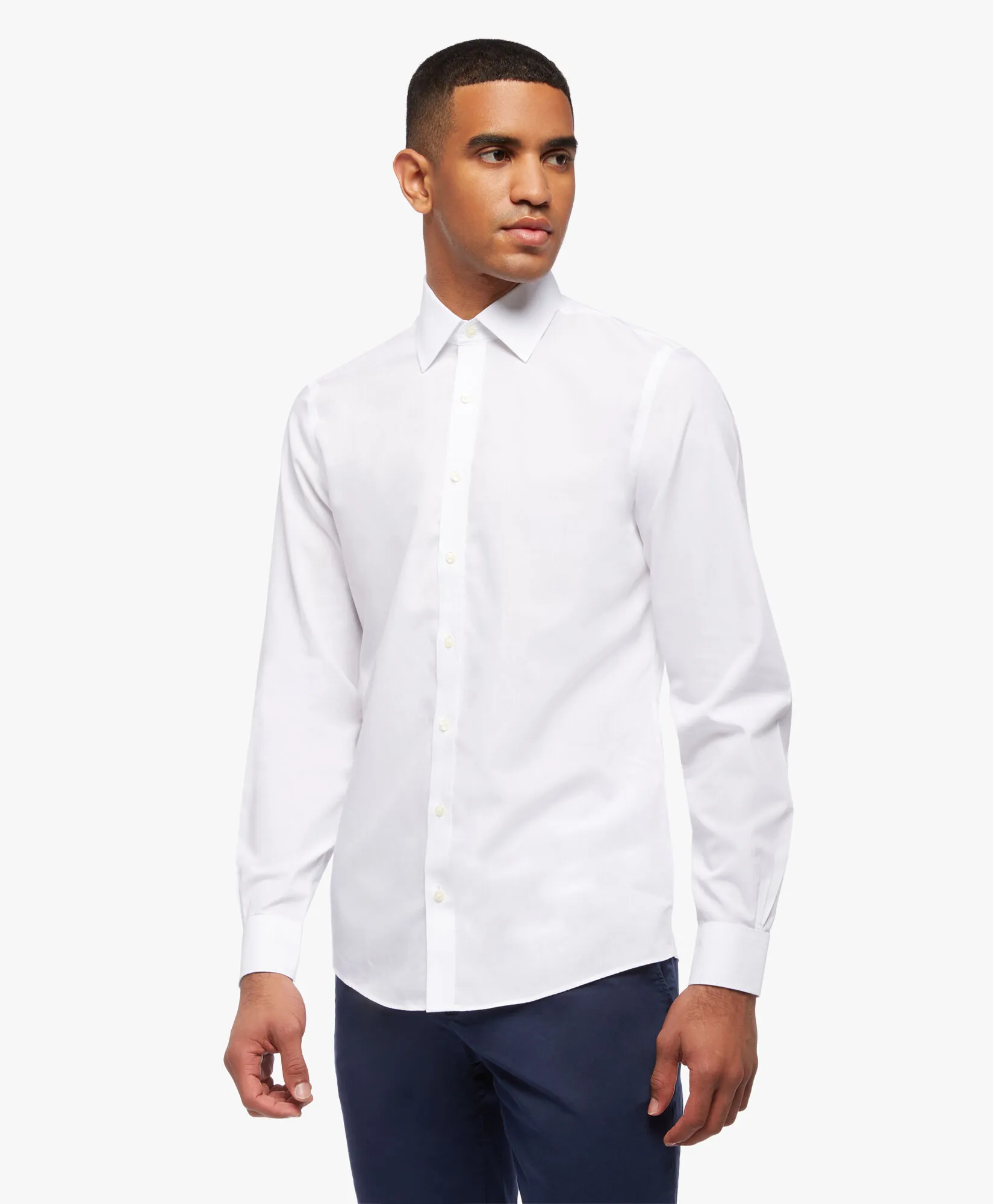 Camisa blanca slim fit non-iron de algodón con cuello ainsley