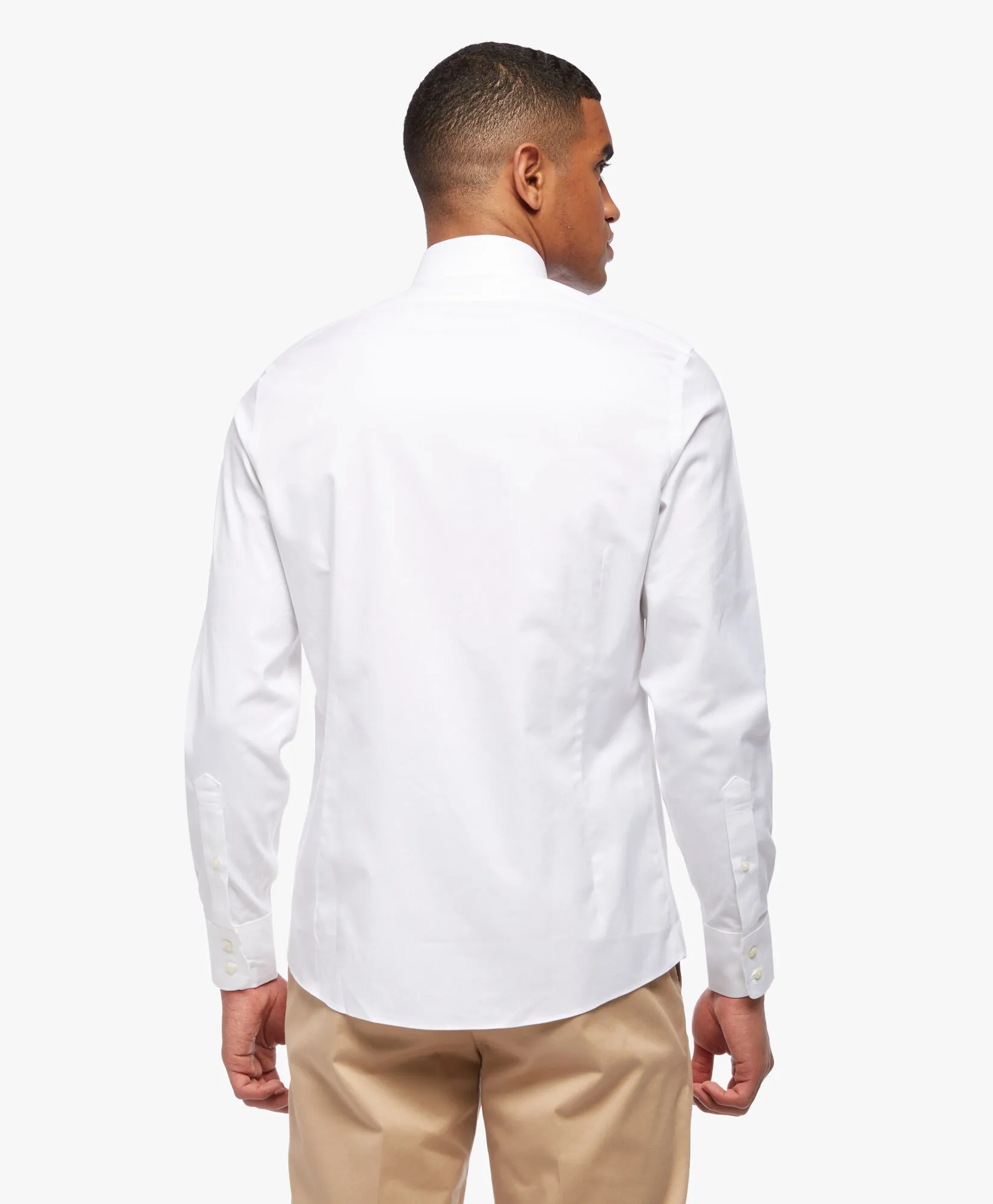 Camisa blanca slim fit non-iron de algodón elástico con cuello ainsley