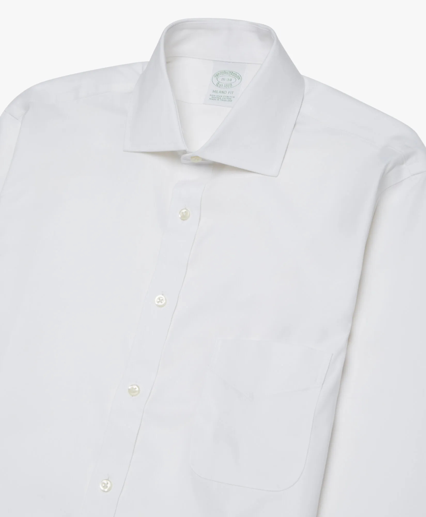 Camisa blanca slim fit non-iron de algodón elástico con cuello semifrancés