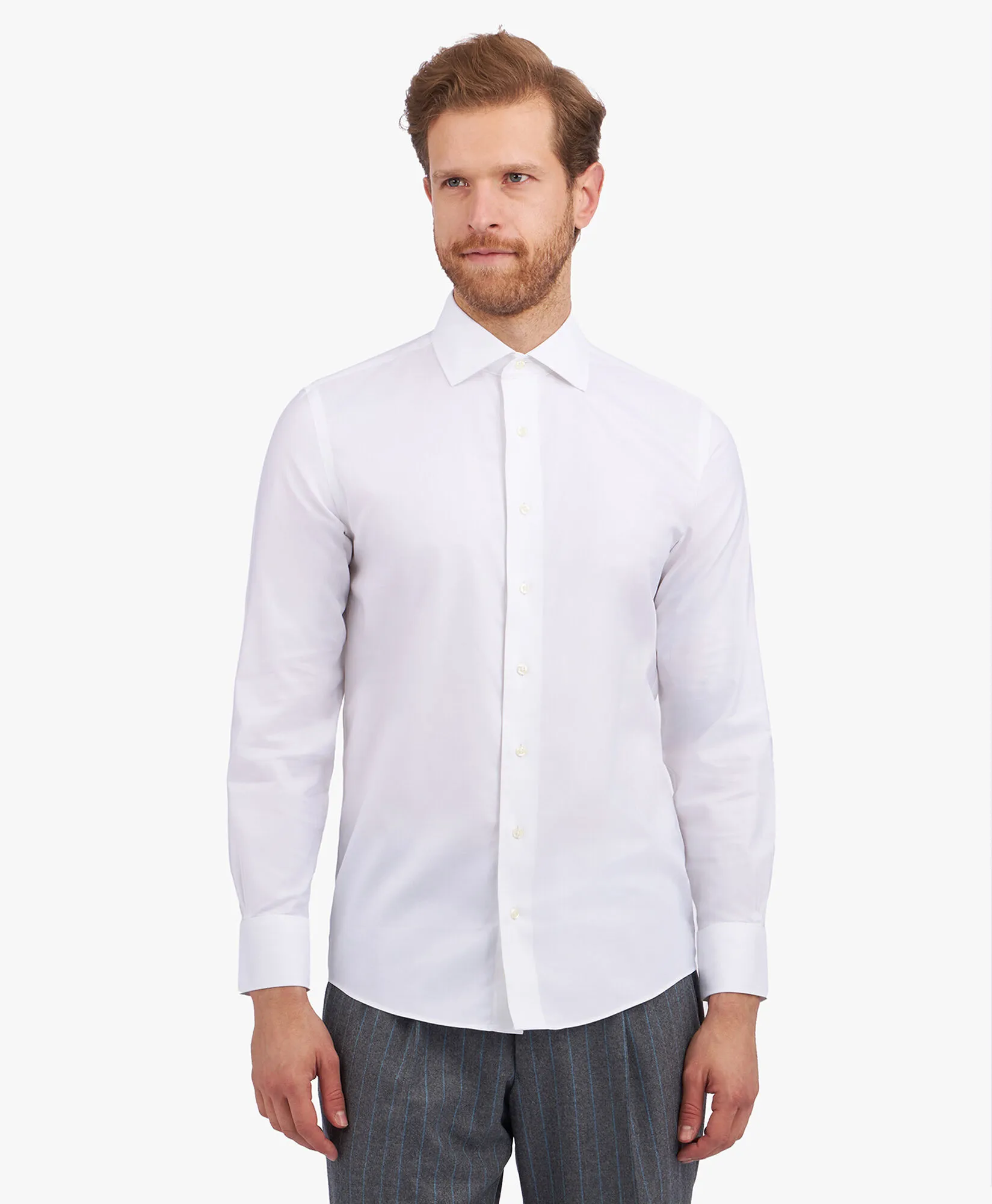 Camisa de corte slim non-iron de algodón elástico con cuello inglés abierto