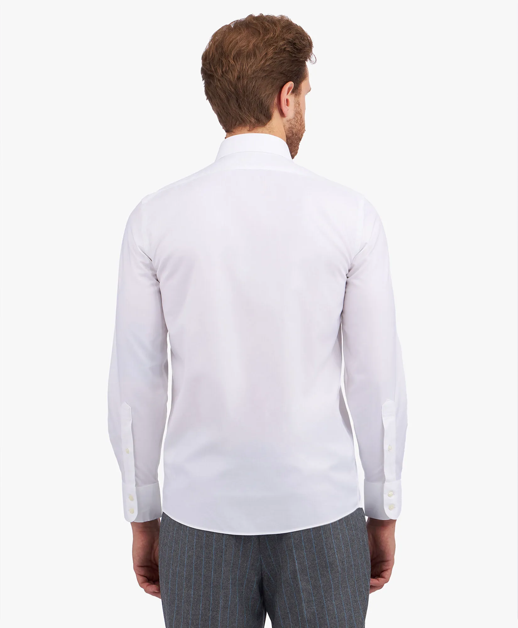 Camisa de corte slim non-iron de algodón elástico con cuello inglés abierto