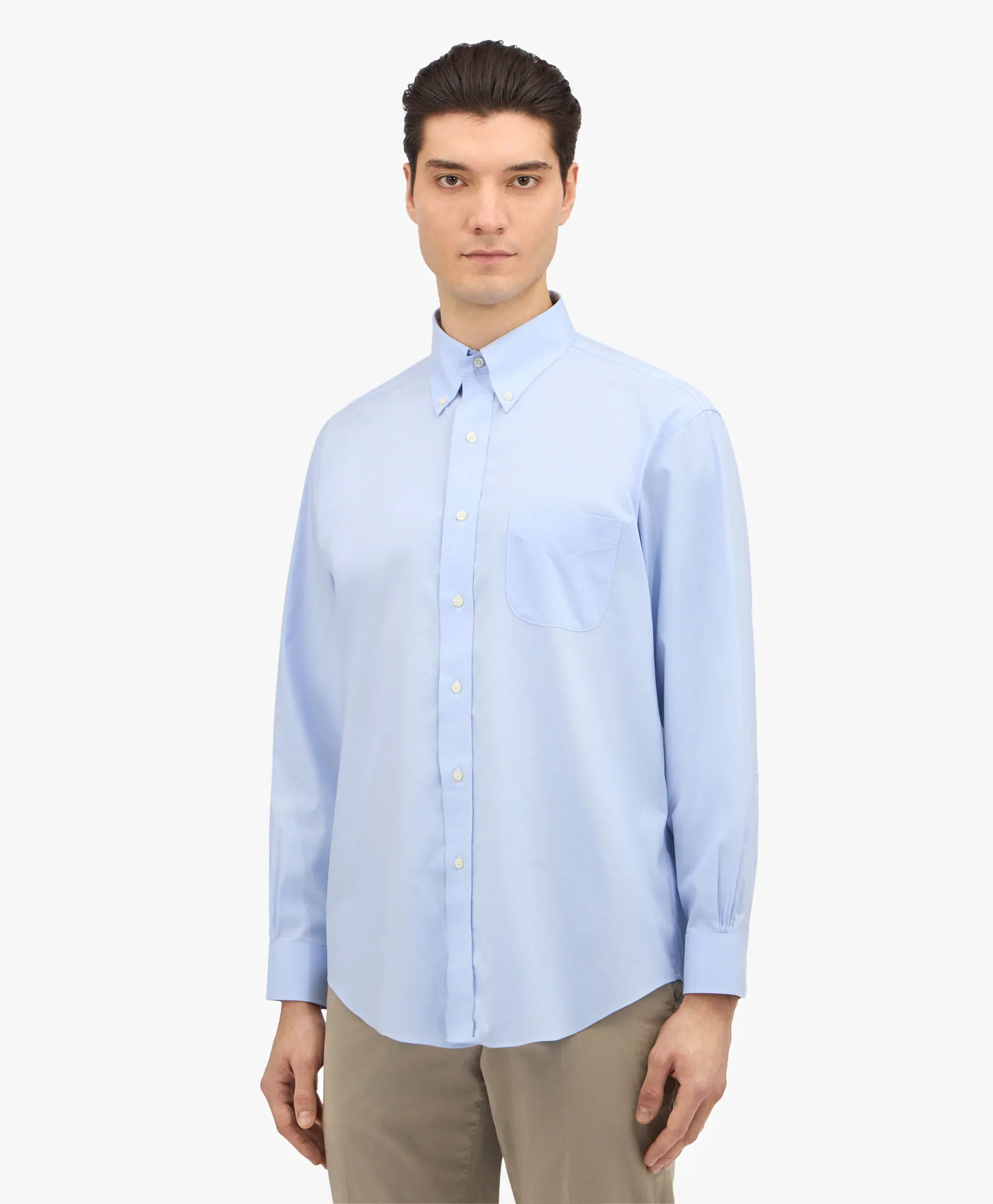 Camisa de vestir azul claro de corte clásico non-iron en algodón Supima elástico con cuello button down