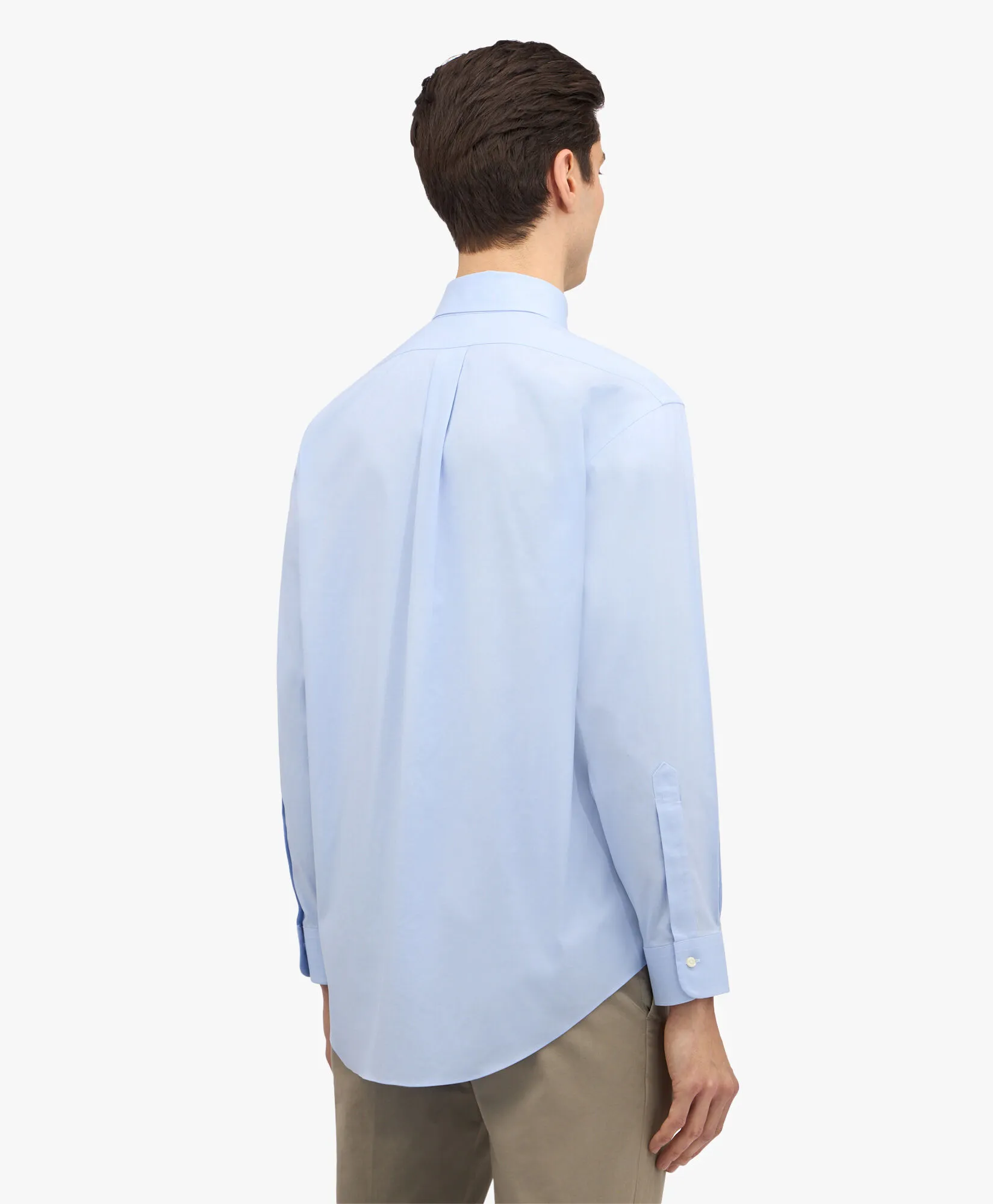 Camisa de vestir azul claro de corte clásico non-iron en algodón Supima elástico con cuello button down