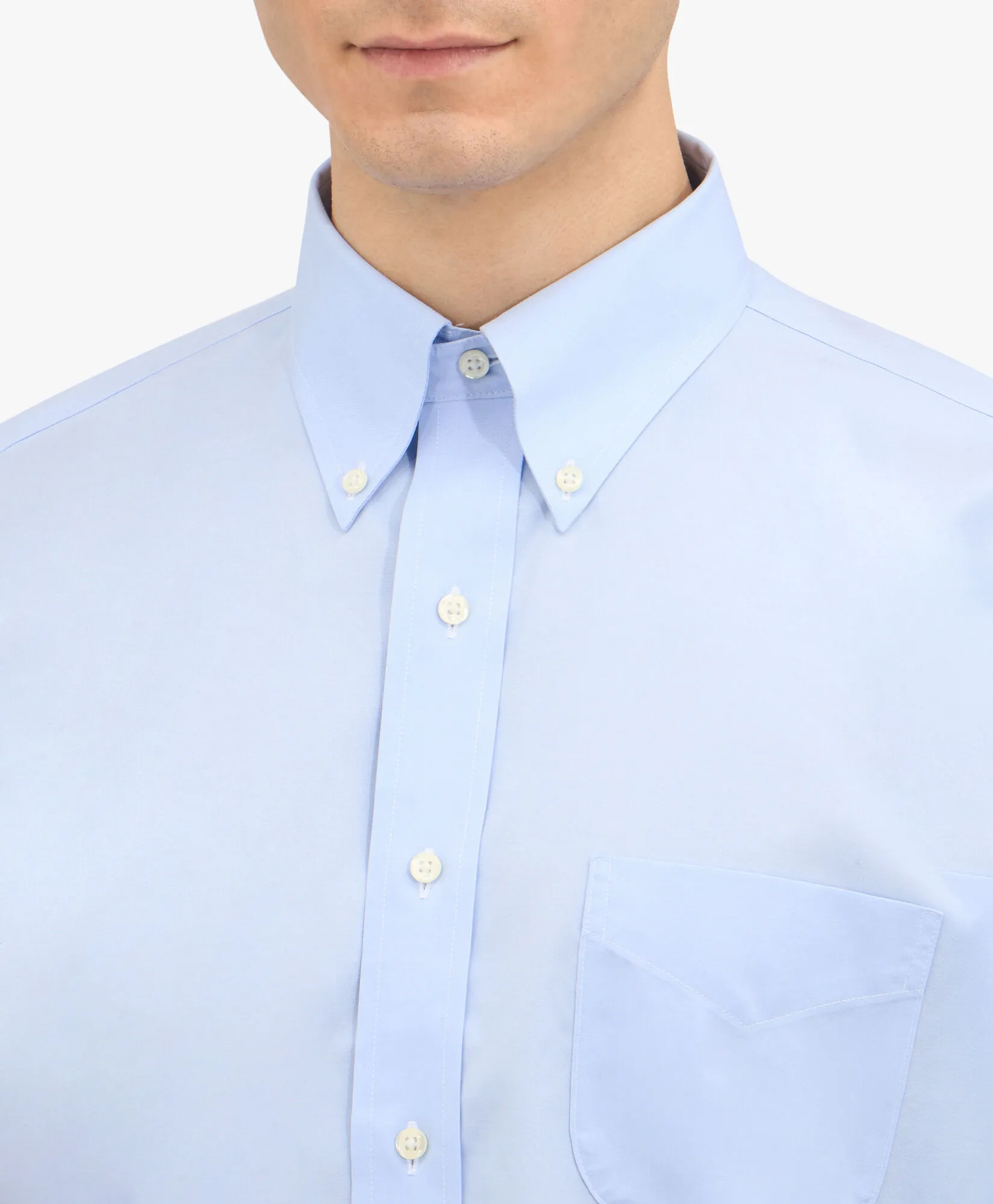 Camisa de vestir azul claro de corte clásico non-iron en algodón Supima elástico con cuello button down