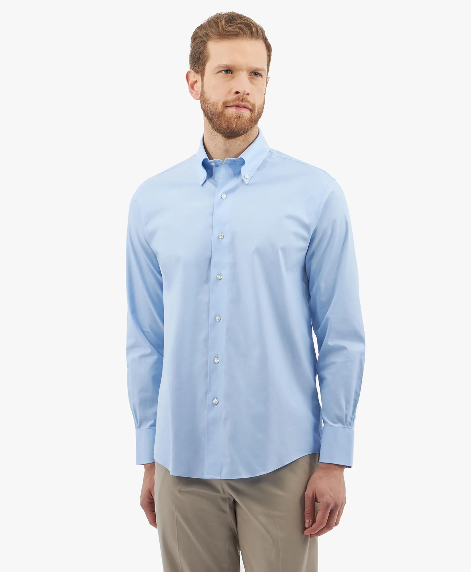 Camisa de vestir azul claro de corte regular non-iron en sarga de algodón Supima elástico con cuello button down