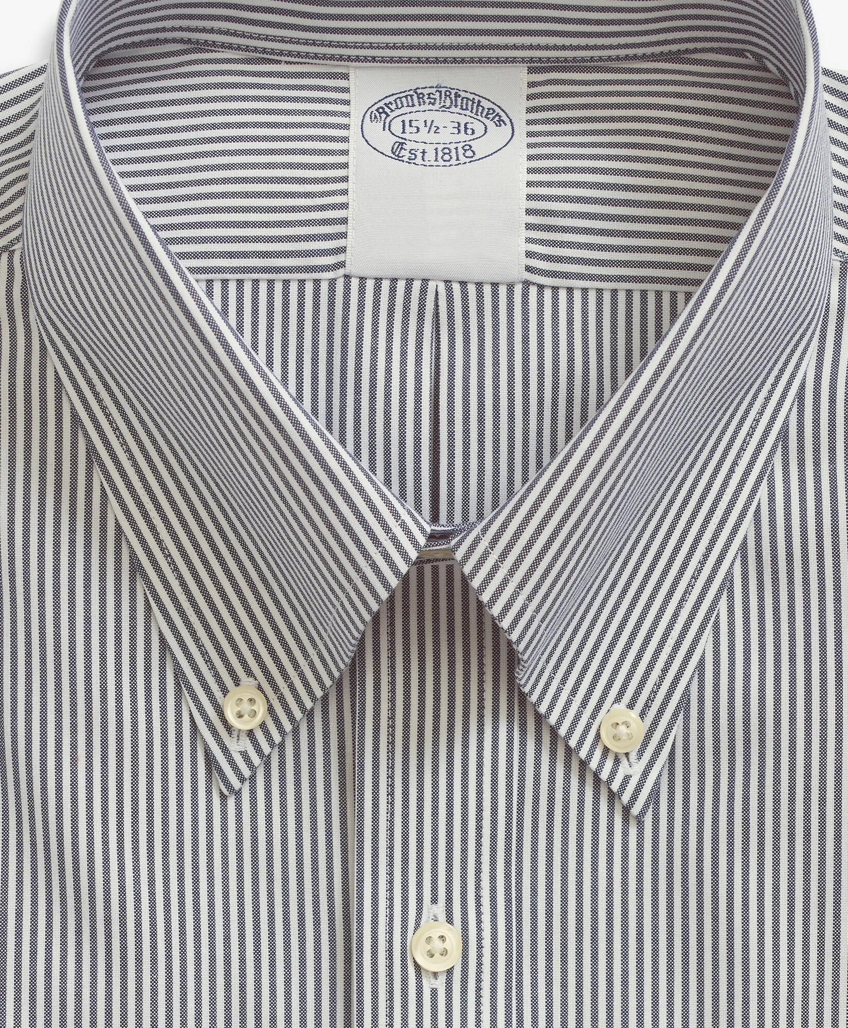 Camisa de vestir azul marino non-iron de pinpoint oxford de algodón Supima elástico corte Regular con cuello button down