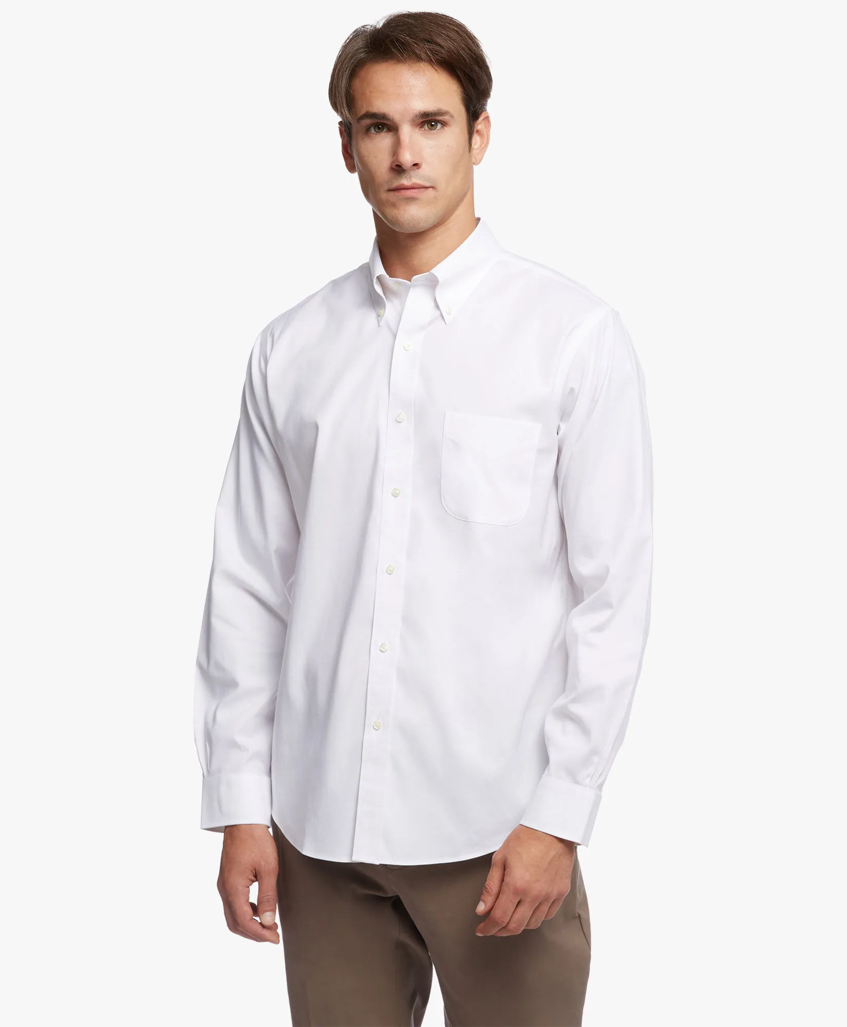 Camisa de vestir non-iron corte regular Regent, pinpoint elástico, cuello button-down