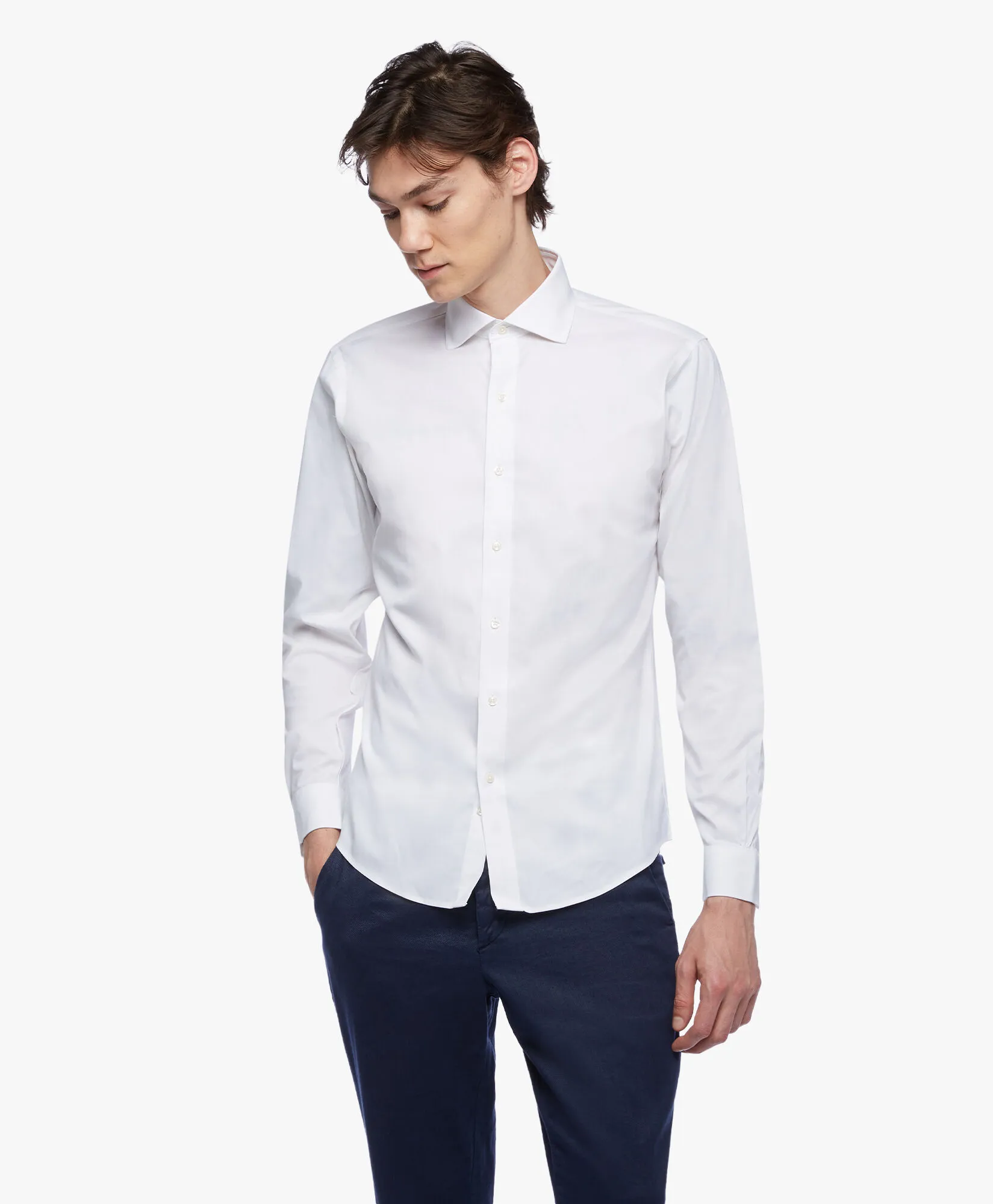 Camisa regular fit non-iron de algodón elástico con cuello ainsley