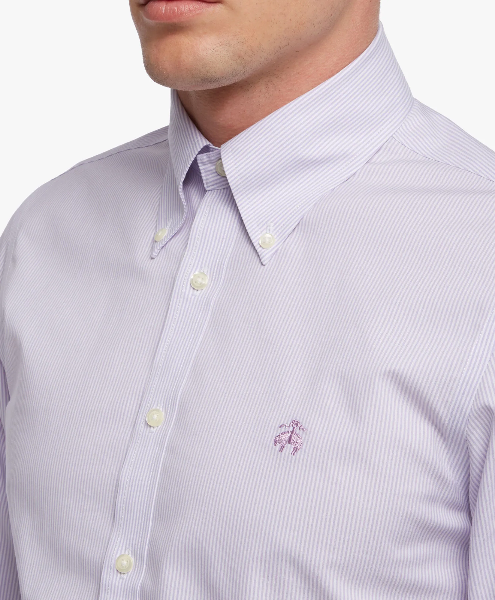 Camisa violeta pastel slim fit non-iron de algodón elástico con cuello button down