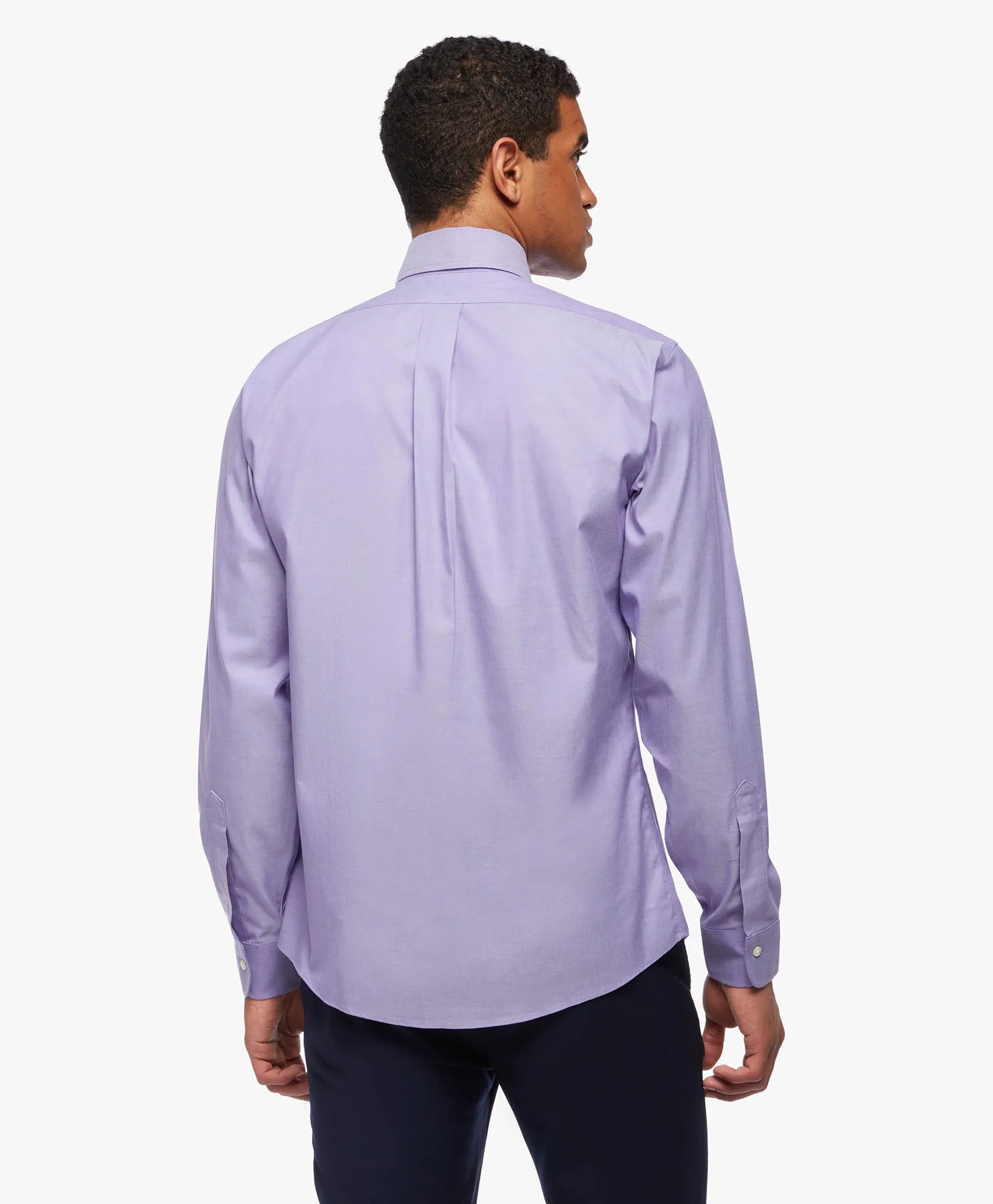 Camisa violeta regular fit non-iron de algodón elástico con cuello button down