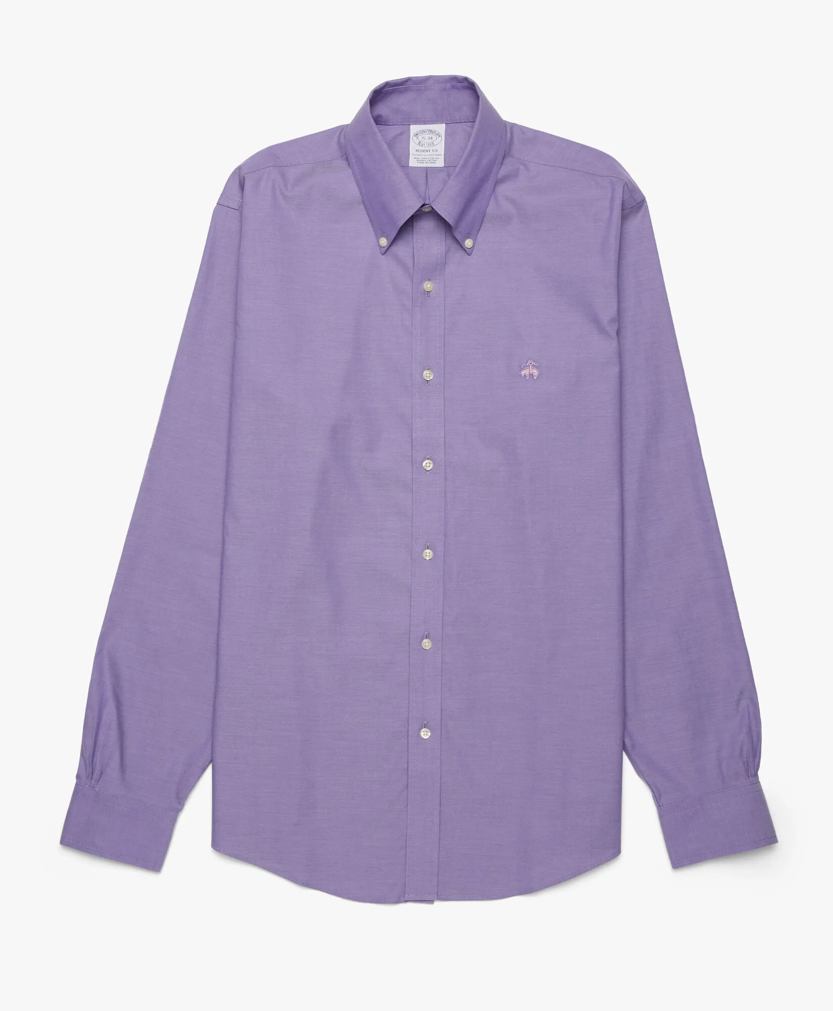 Camisa violeta regular fit non-iron de algodón elástico con cuello button down