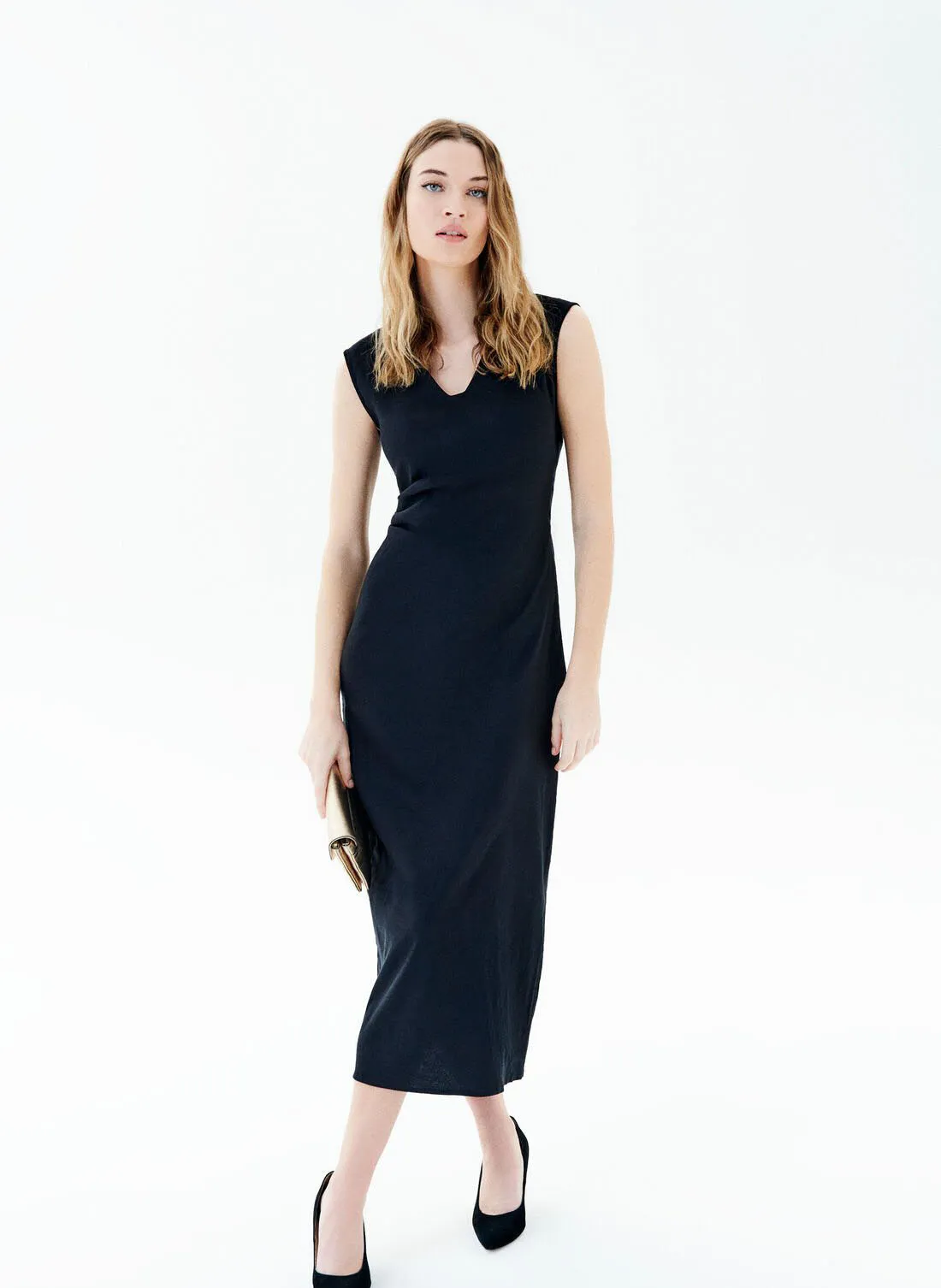 CAROLL RAWEL - Vestido midi con cuello en V de lino mezclado en negro